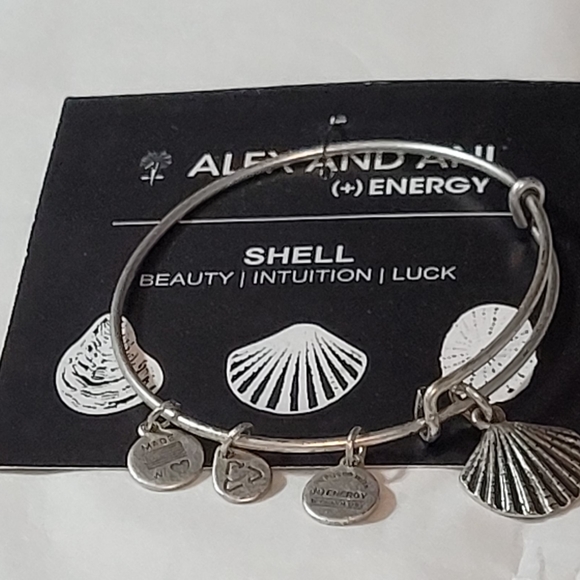 Alex and Arni Shell Bracelet - Picture 2 of 7